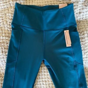NWT Victoria’s Secret 7/8 Leggings